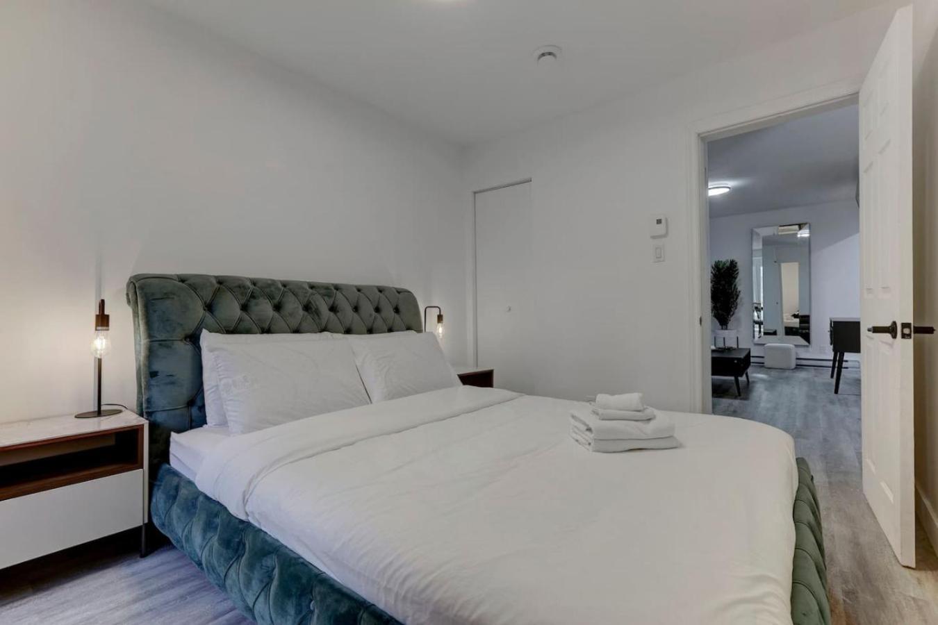 Stylish 3br In Village Appartement Montréal