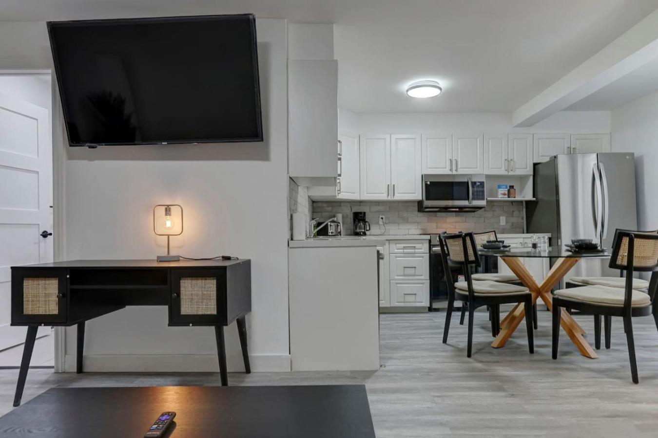Stylish 3br In Village Montréal