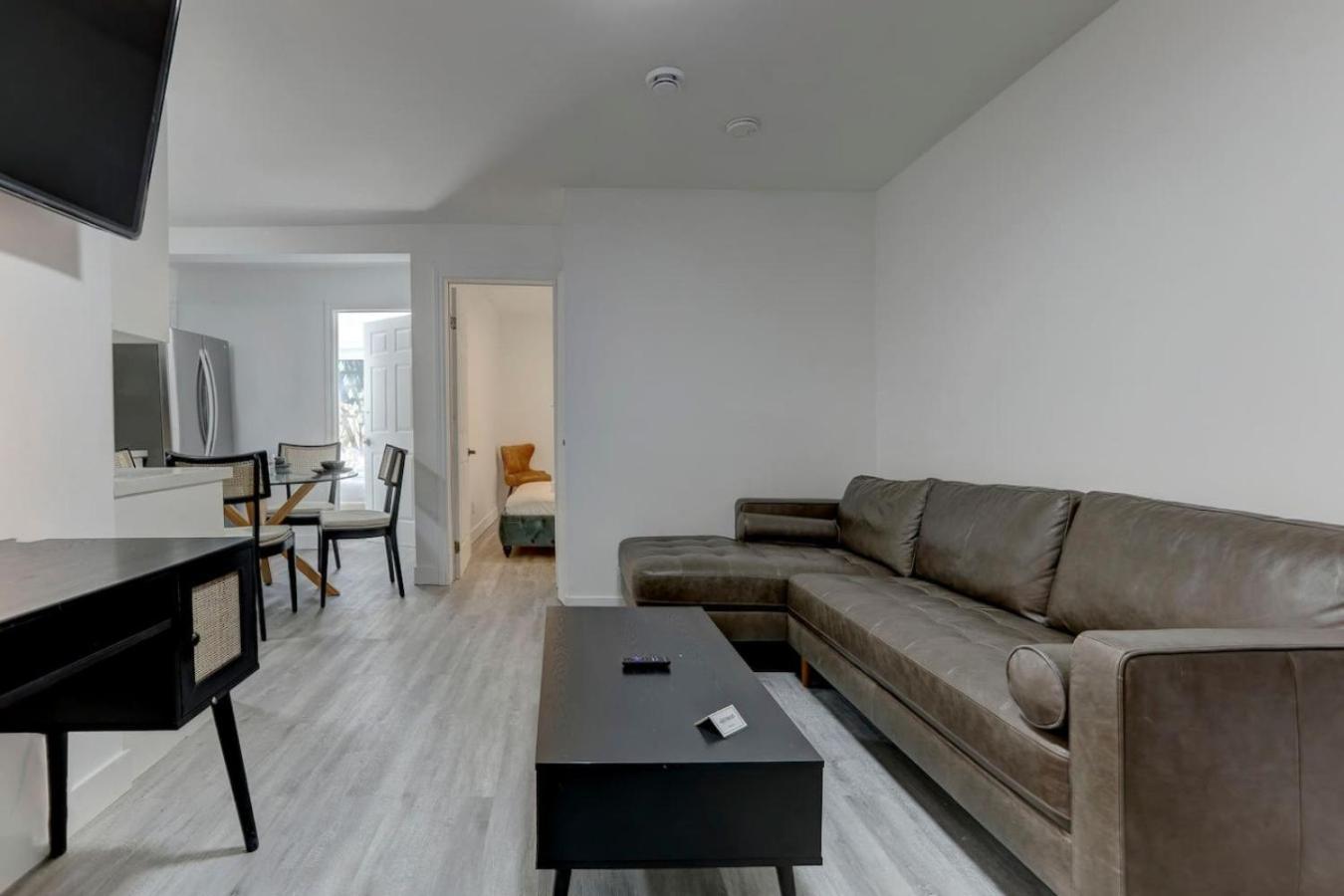 Stylish 3br In Village * Montréal