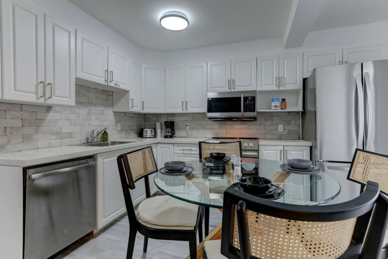 Stylish 3br In Village * Montréal