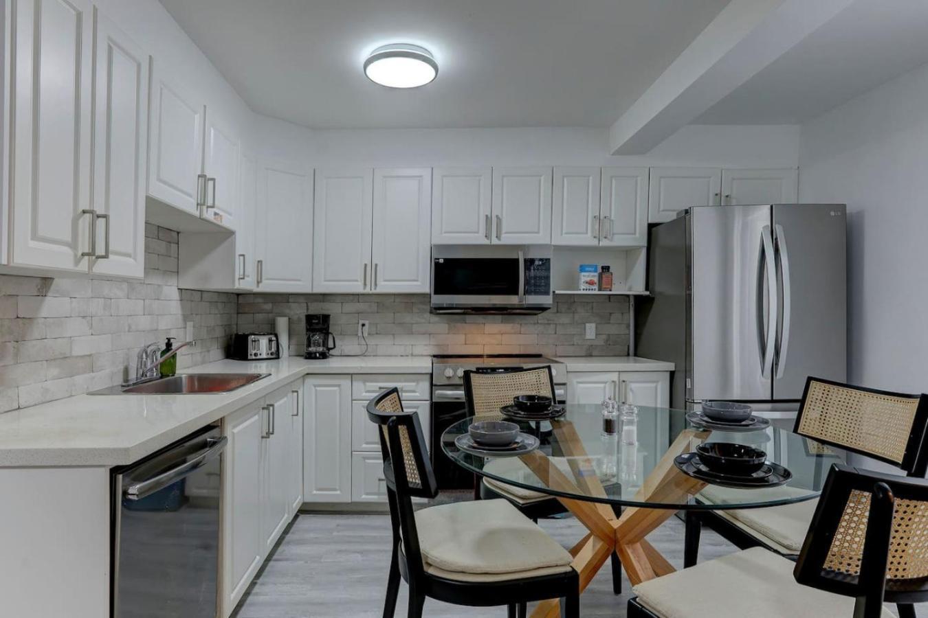 Stylish 3br In Village Appartement *